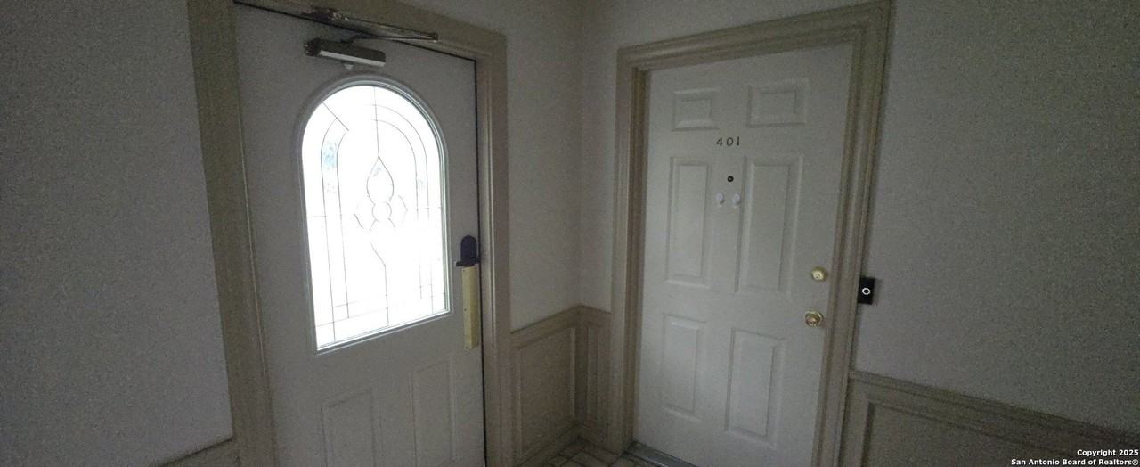 8415 Fredericksburg Rd Apt 401 #401 - Photo 6 of 28