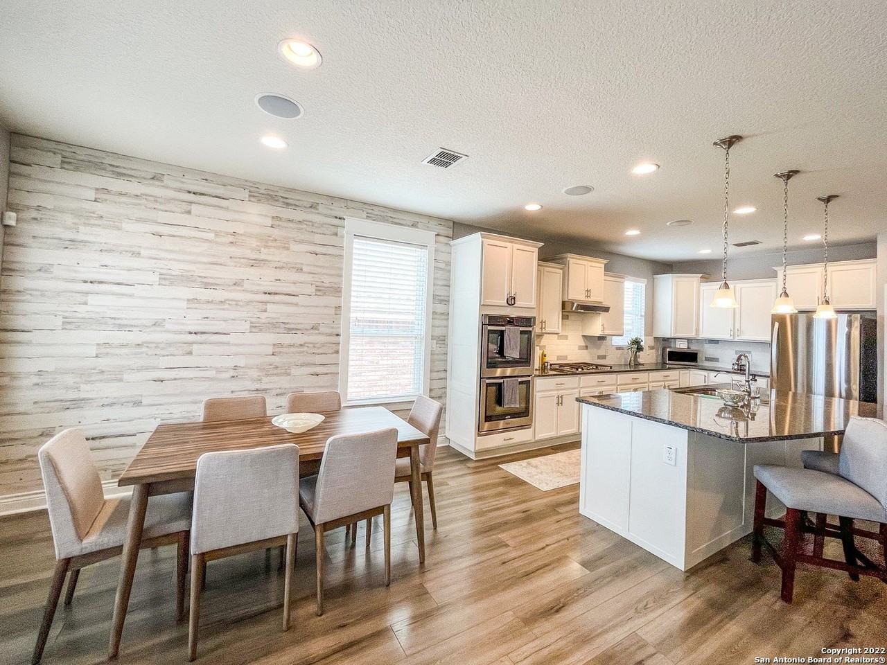 7427 Valle Msn - Photo 2 of 39