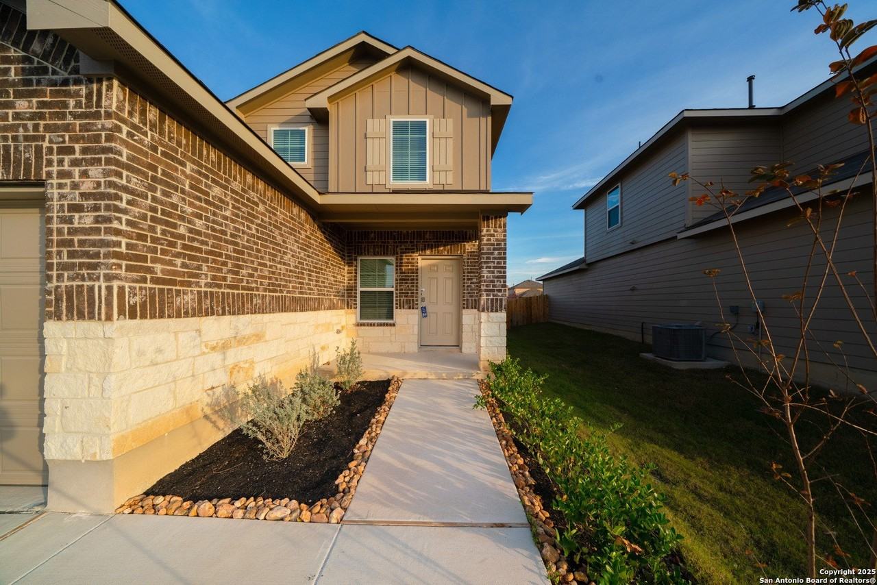 13956 San Saba Fls - Photo 3 of 28