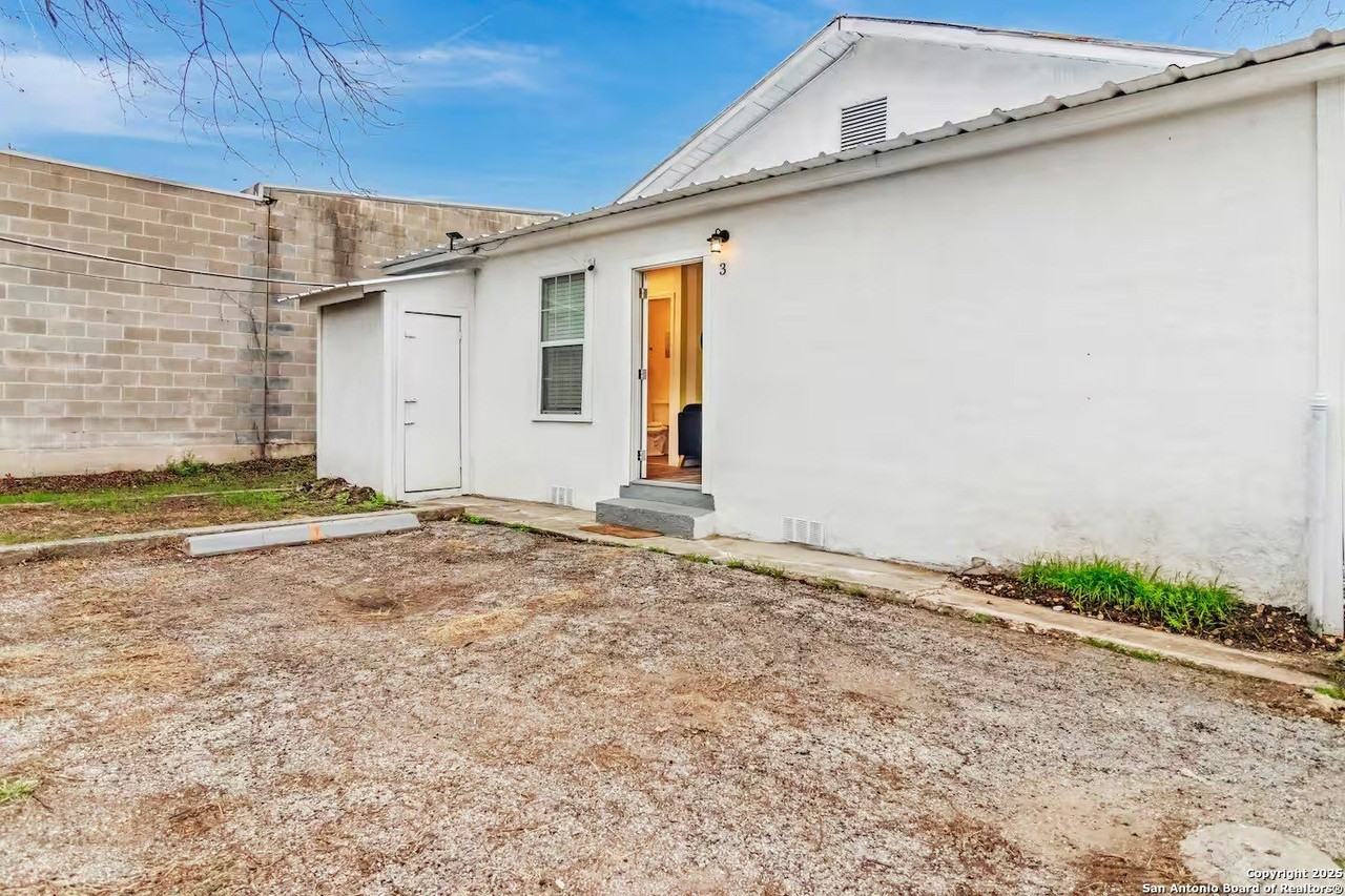 1407 Leal St Unit 3 #3 - Photo 2 of 35