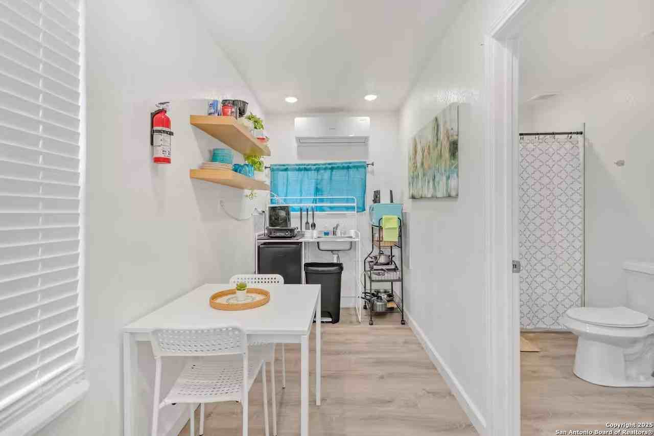 1407 Leal St Unit 3 #3 - Photo 4 of 35