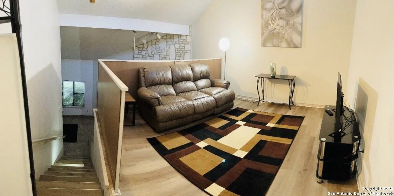 8411 Echo Creek Ln - Photo 3 of 9