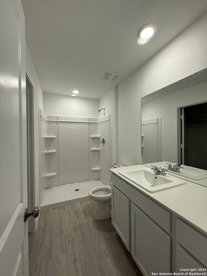 3914 Greensfield Way - Photo 7 of 13