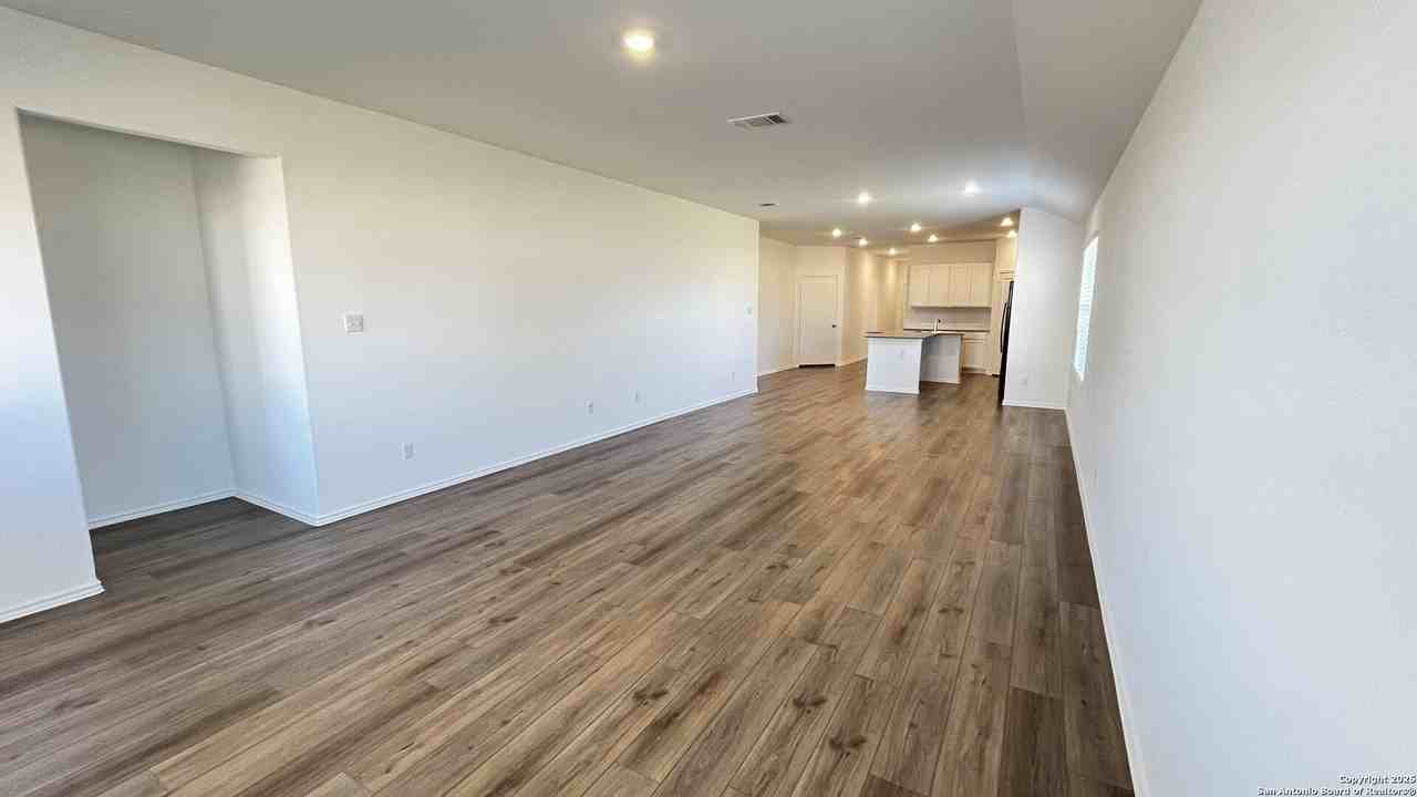 612 Water Way Ave - Photo 5 of 18