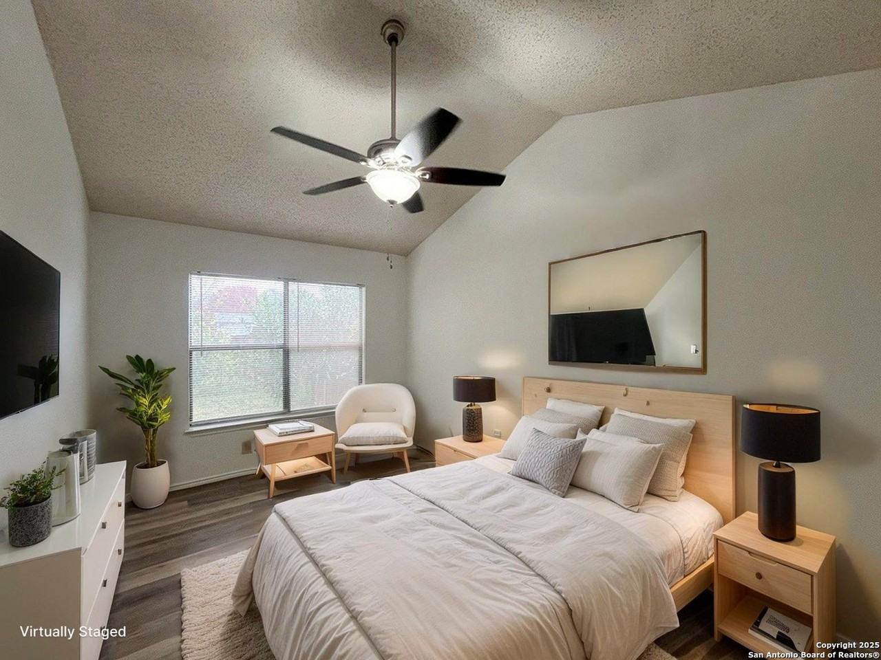 10207 Raven Field Dr - Photo 4 of 36