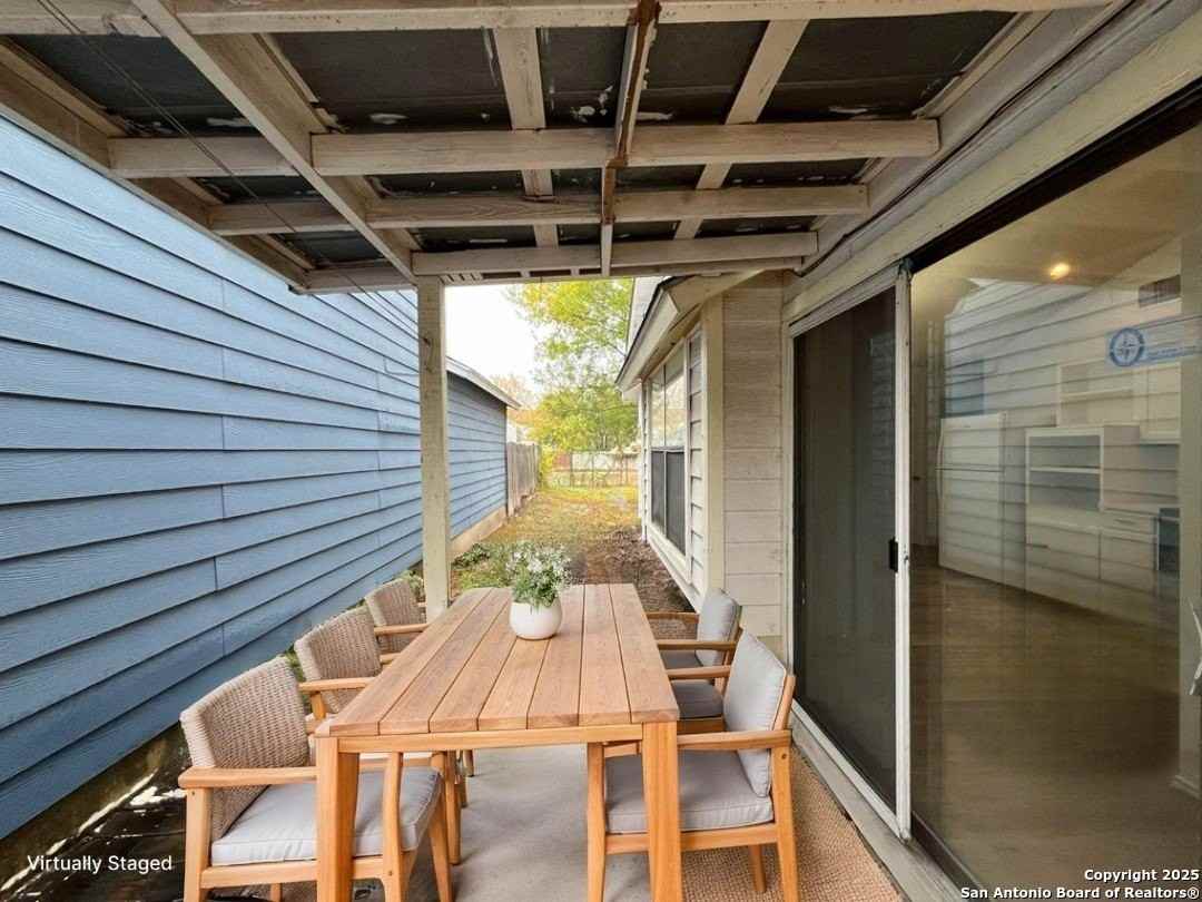 10207 Raven Field Dr - Photo 5 of 36