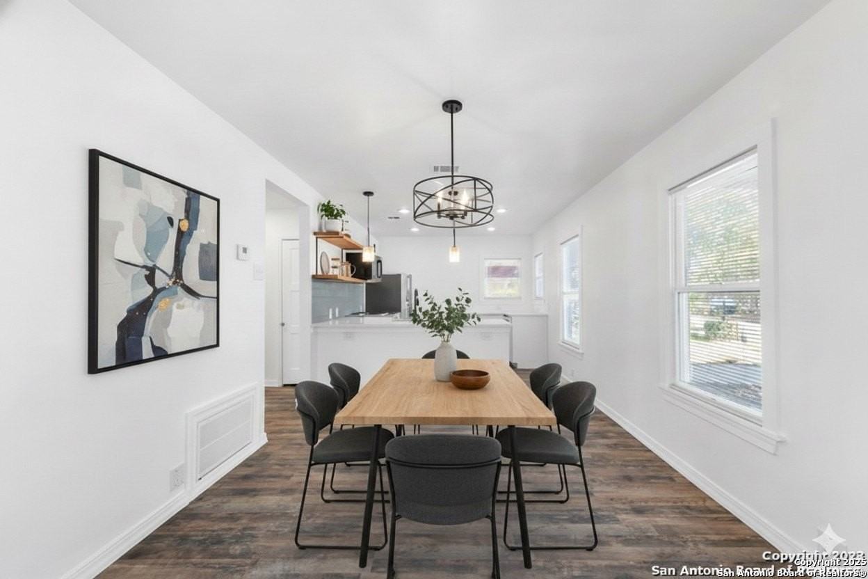 2530 W Mistletoe Ave - Photo 4 of 20