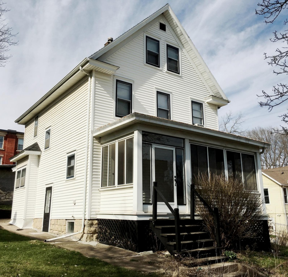 705 W 3rd St - Photo 2 of 11