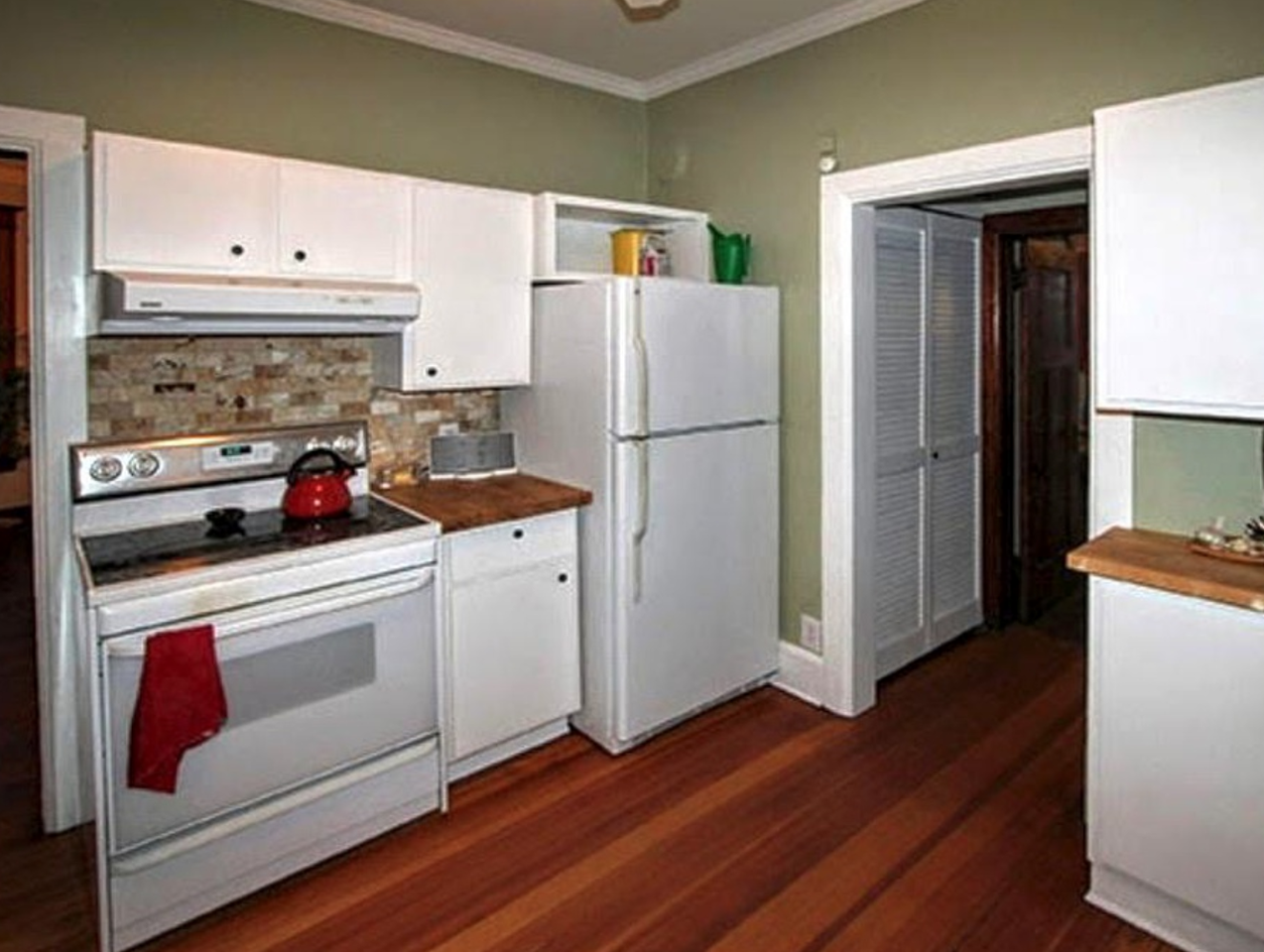 705 W 3rd St - Photo 3 of 11