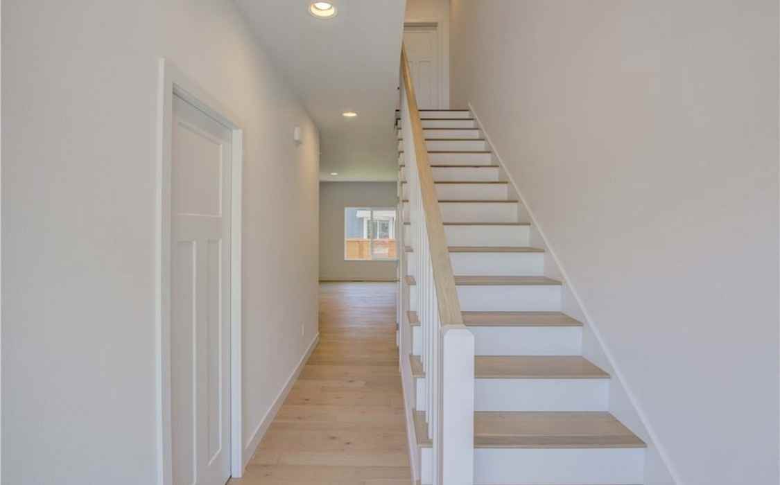 911 Washington Ave S - Photo 2 of 12