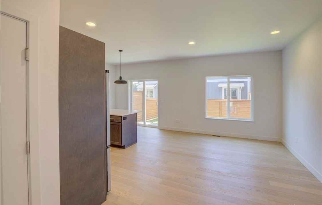 911 Washington Ave S - Photo 3 of 12