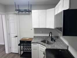 featured image of 2747 Washington Ave #2