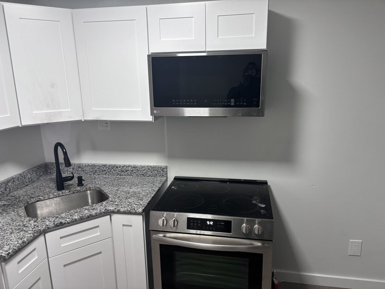 2747 Washington Ave #2 - Photo 2 of 13