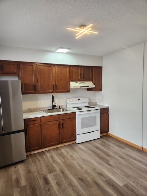 4 Bonne Terre Dr #6 - Photo 2 of 13