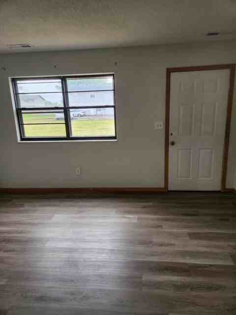 32 Bellevue Dr #4 - Photo 3 of 13