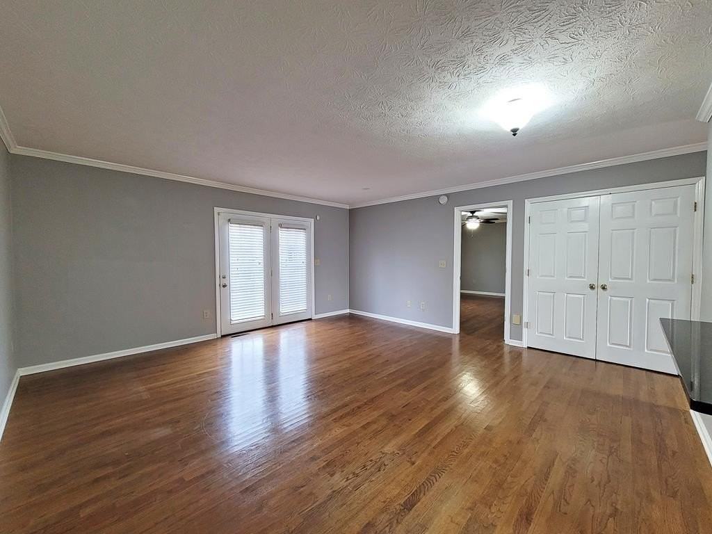 817 Barclay Dr - Photo 2 of 20