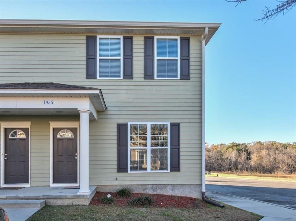 1956 Corvallis Ave Unit 1956 #1956 - Photo 2 of 24