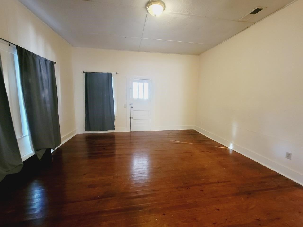 2803 Goodview Ln - Photo 5 of 22