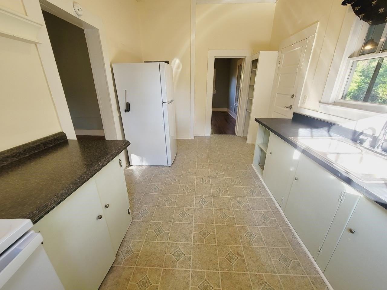 2803 Goodview Ln - Photo 7 of 22