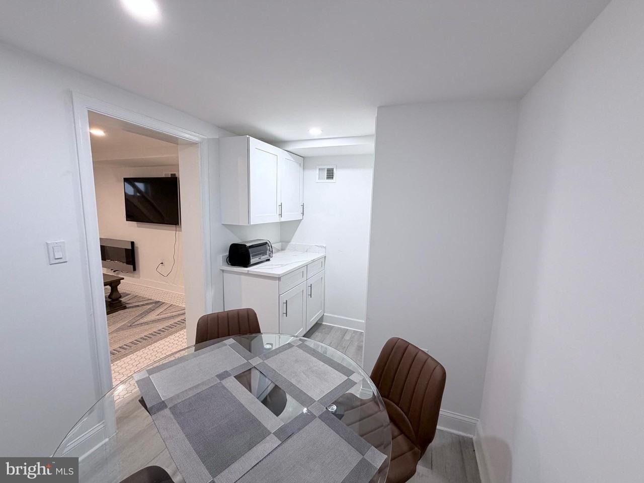 805 Malcolm X Ave Se - Photo 5 of 20