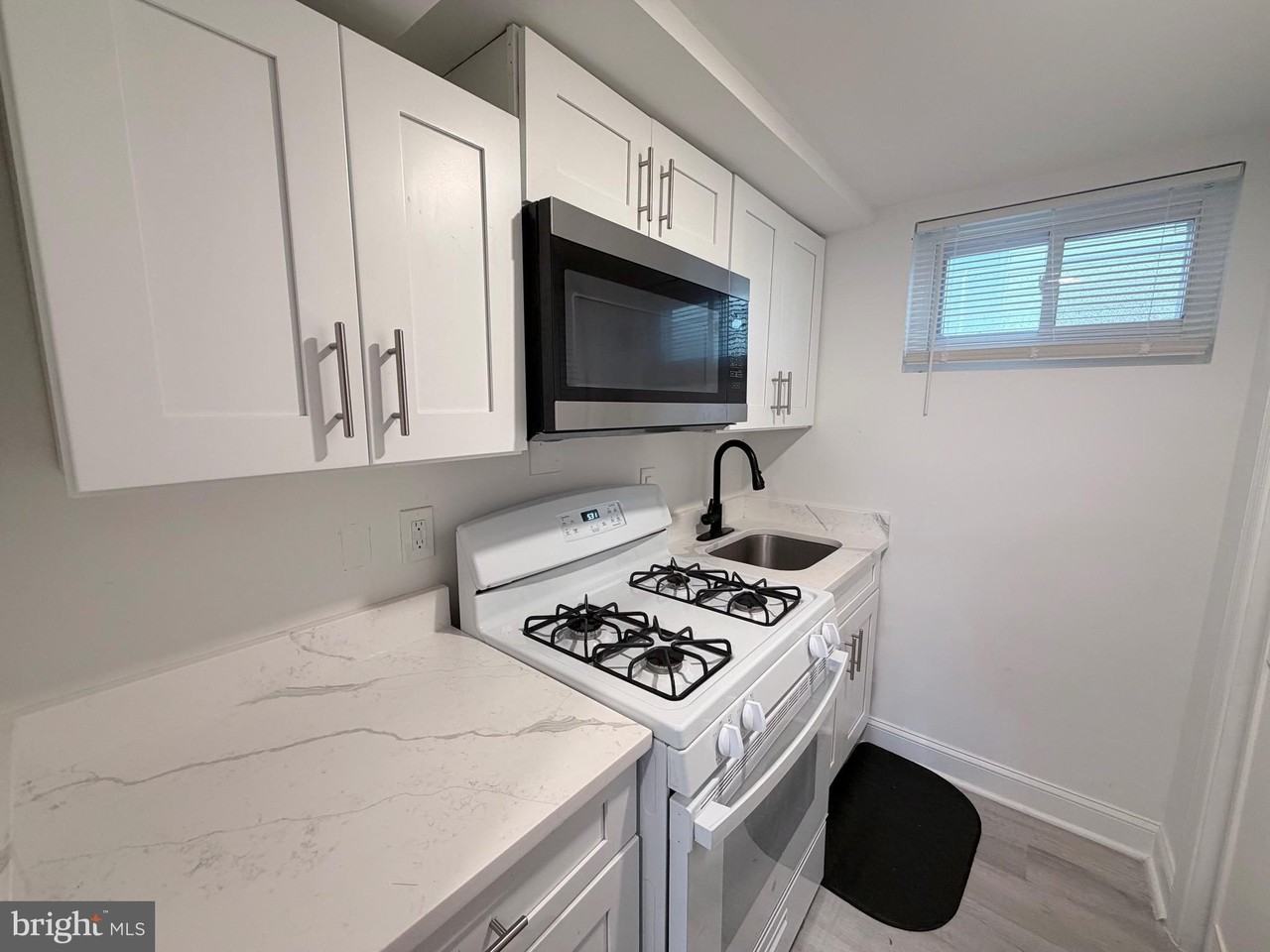 805 Malcolm X Ave Se - Photo 7 of 20