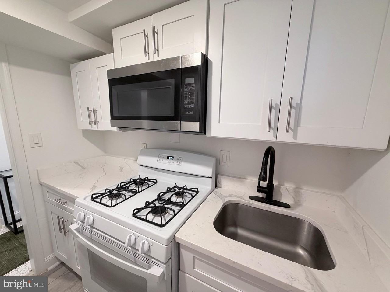 805 Malcolm X Ave Se - Photo 7 of 23