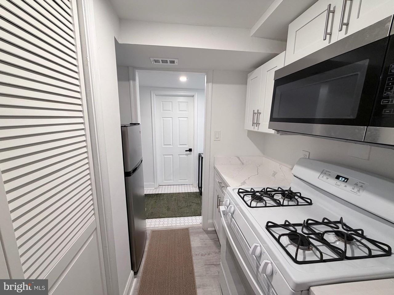 805 Malcolm X Ave Se - Photo 6 of 23