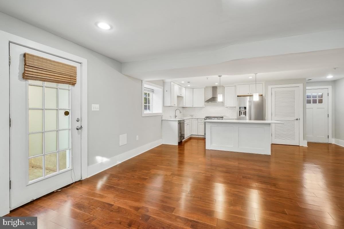 837 Shepherd St Nw Apt 1 #1 - Photo 5 of 30