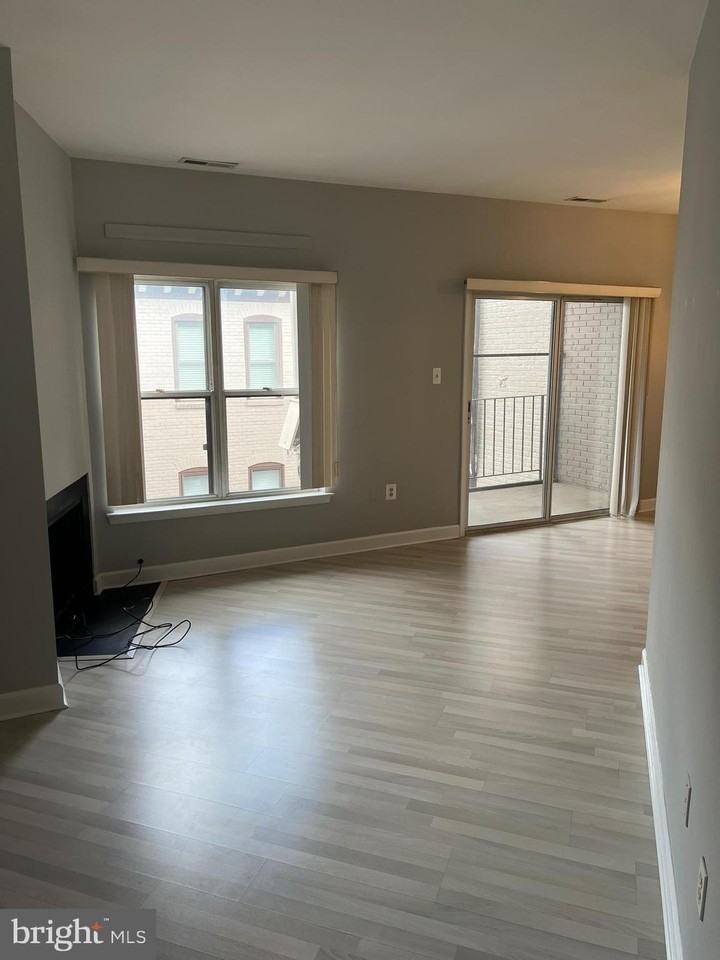 615 3rd St Ne Apt 3 #3 - Photo 2 of 16