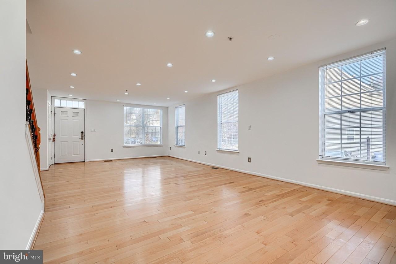 703 George St - Photo 5 of 27