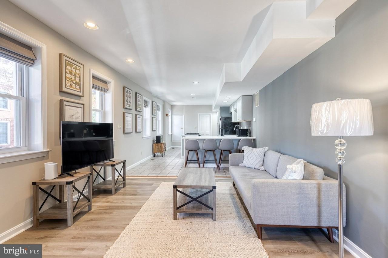 447 E Gittings St - Photo 4 of 30