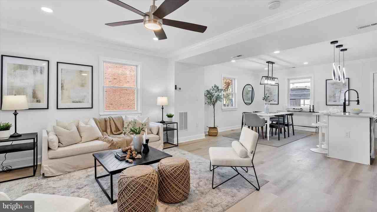 2529 Liberty Pkwy - Photo 3 of 33