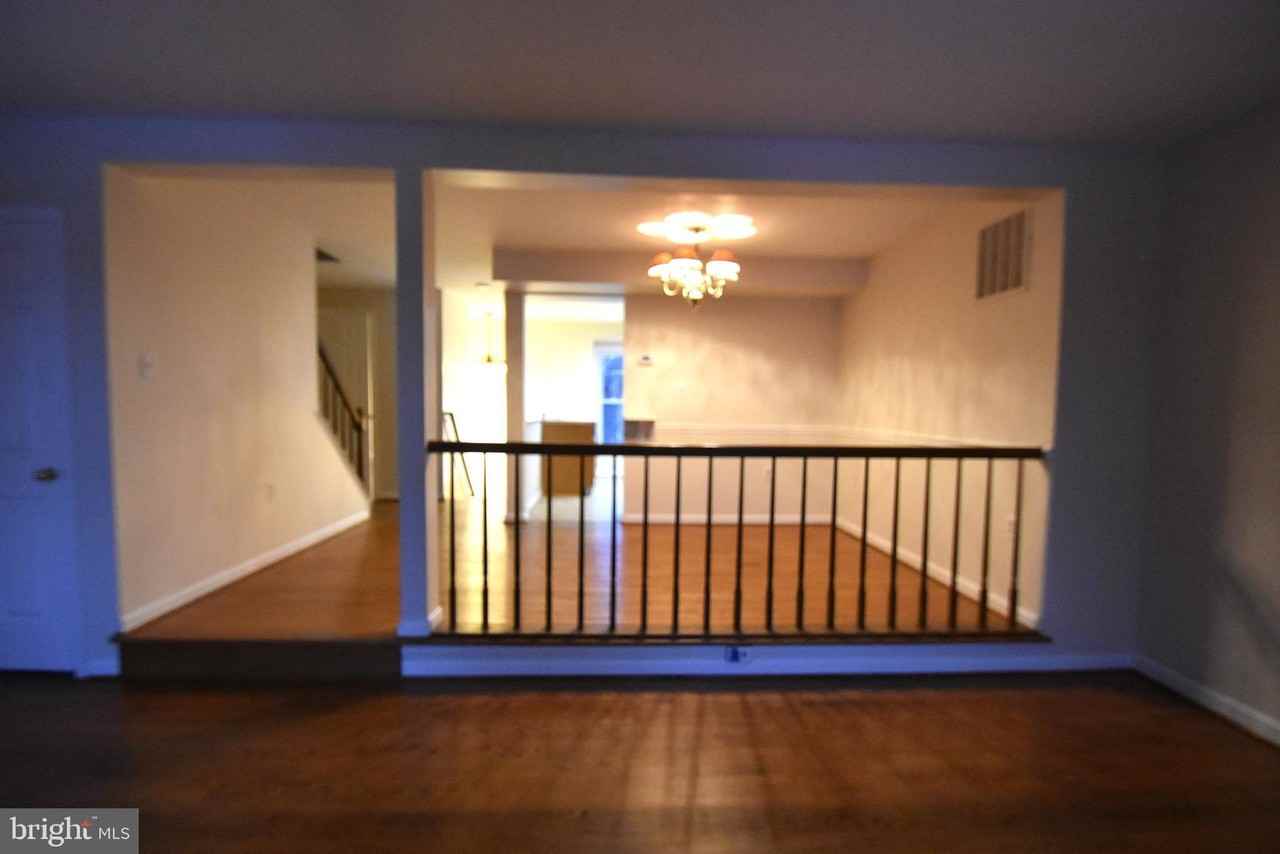 106 Smithfield Ct - Photo 5 of 18