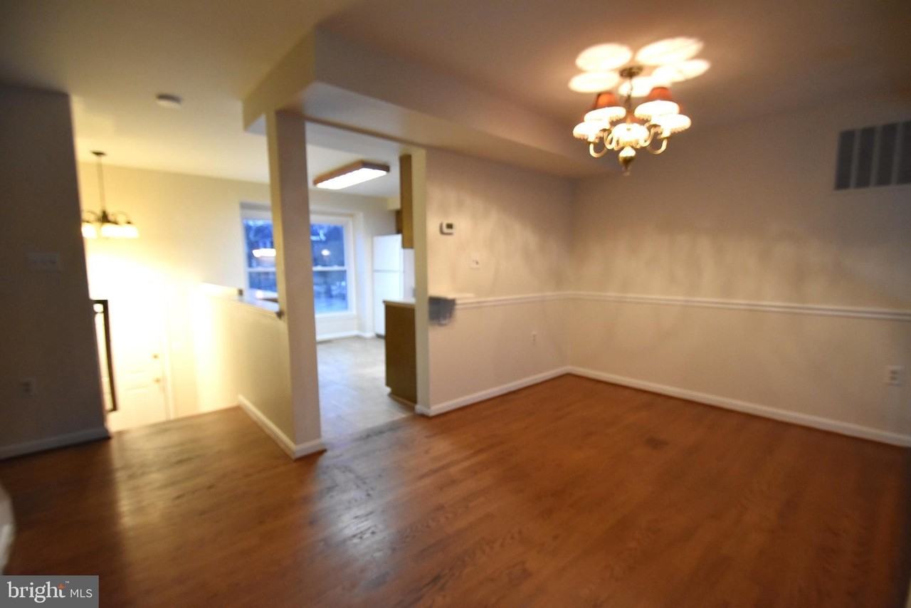 106 Smithfield Ct - Photo 6 of 18