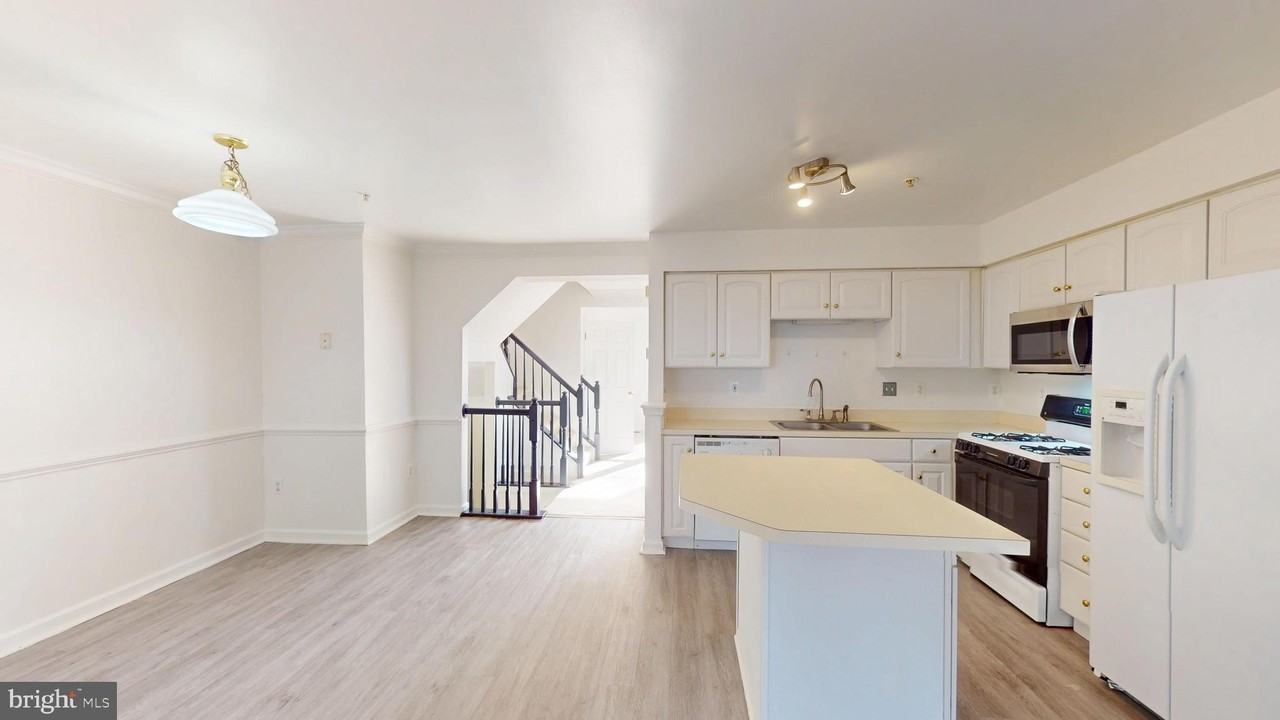 26071 Ridge Manor Dr - Photo 4 of 28