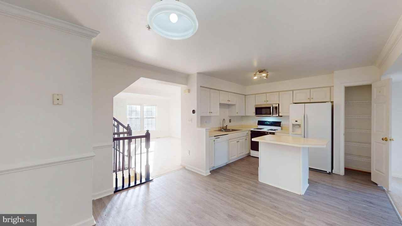 26071 Ridge Manor Dr - Photo 5 of 28