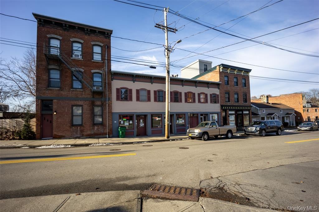 27 E MAIN Unit #3 - Photo 7 of 8