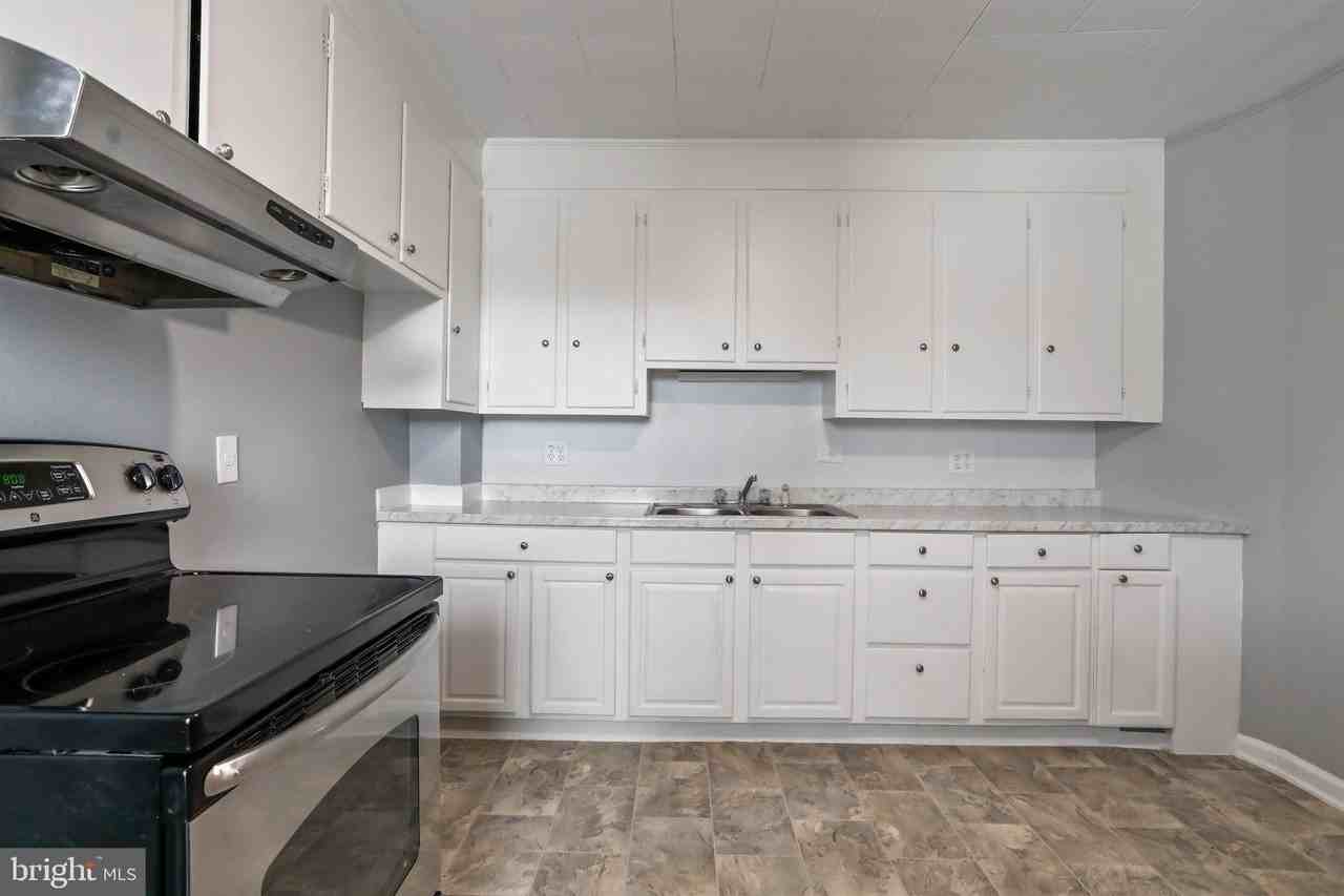 655 S Potomac St Apt 3 #3 - Photo 2 of 13