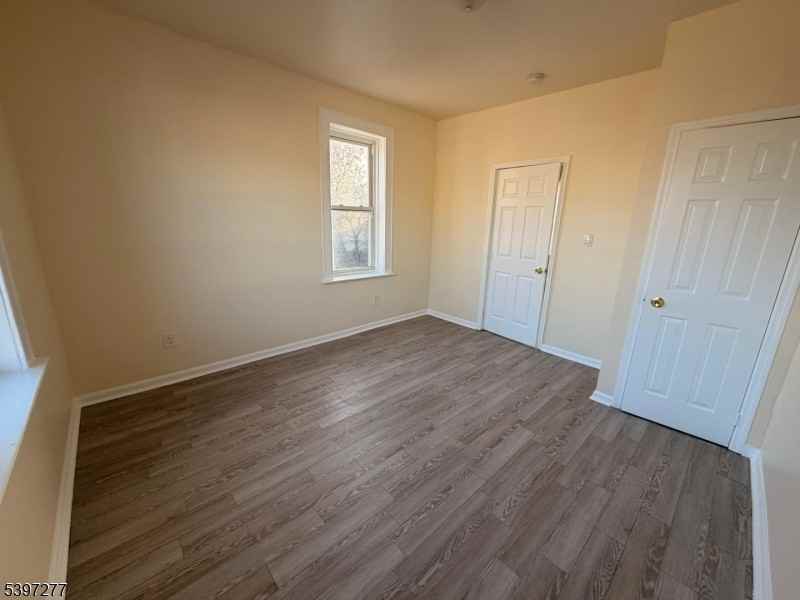 120-122 Bragaw Ave Unit 3 - Photo 3 of 16