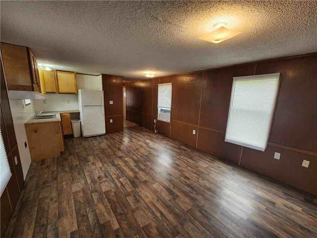 176 Penny Dee Dr - Photo 2 of 17