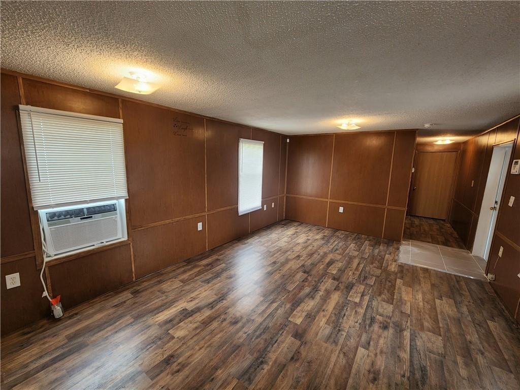 176 Penny Dee Dr - Photo 6 of 17