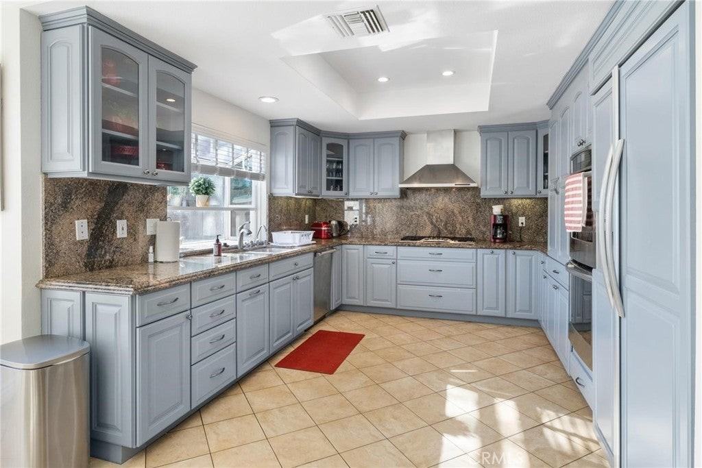 23624 Elkwood St - Photo 4 of 30