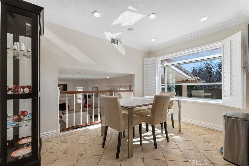 23624 Elkwood St - Photo 5 of 30