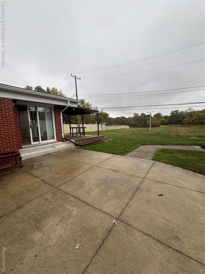 20517 River Oaks Dr - Photo 3 of 40