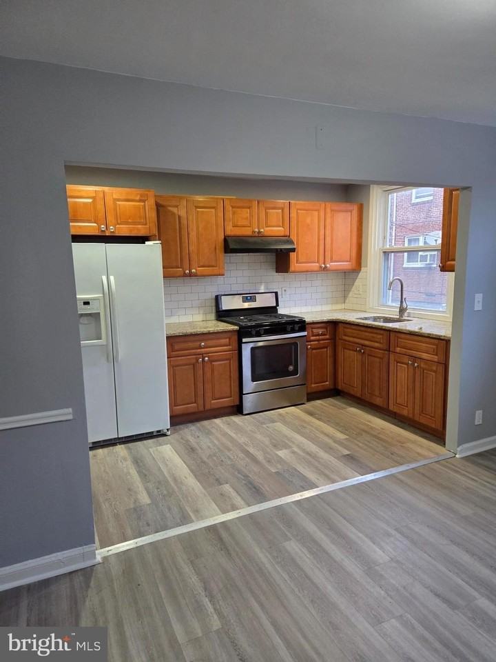 1313 Wells St - Photo 3 of 13