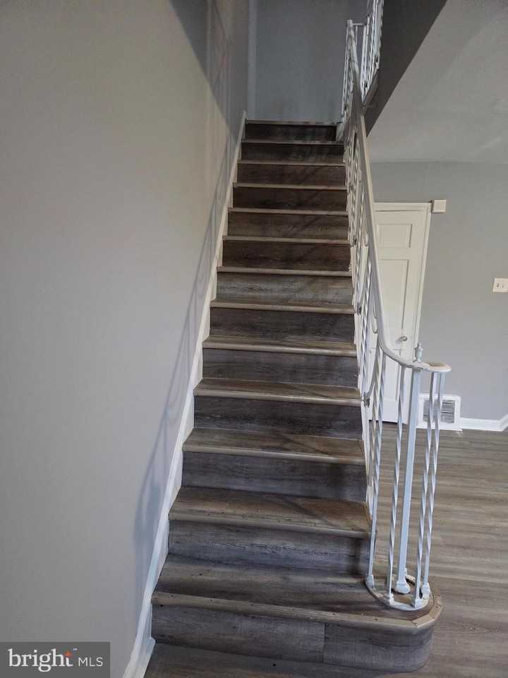 1313 Wells St - Photo 5 of 13