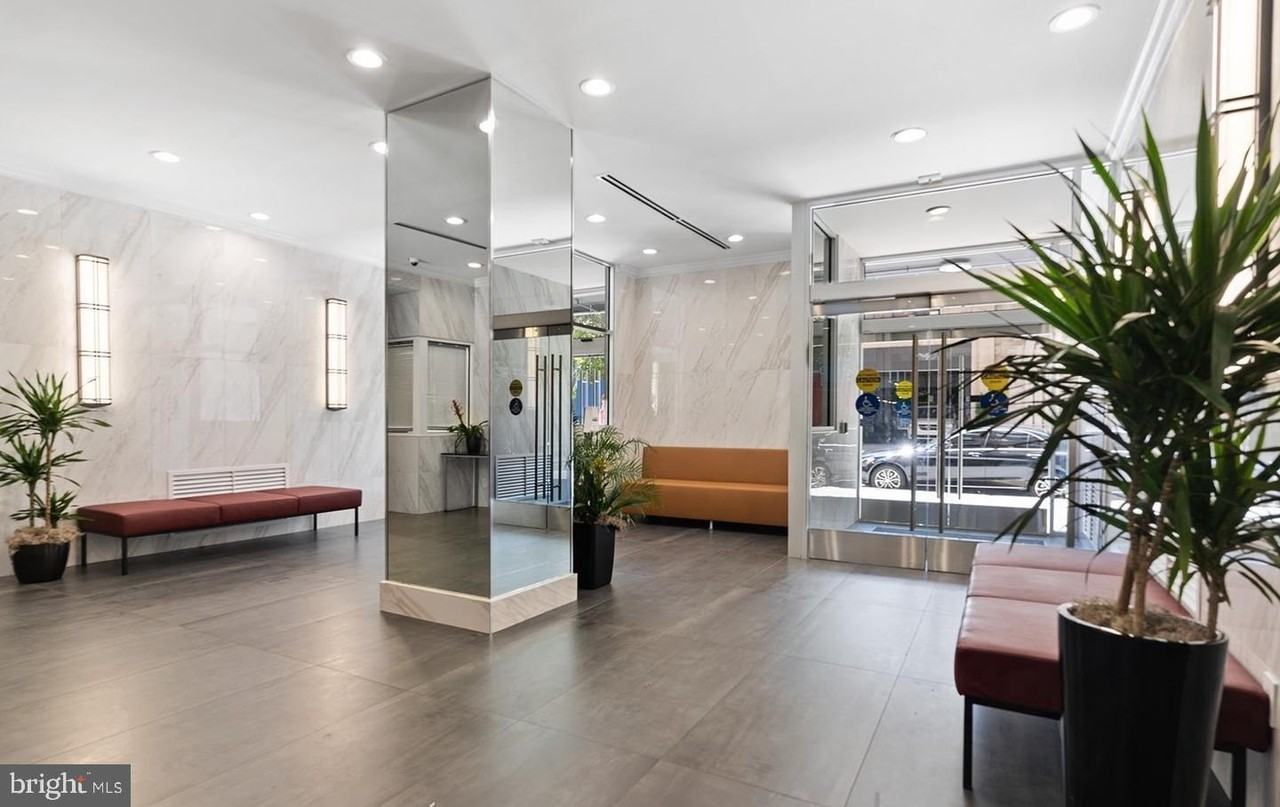 210117 Chestnut St #1711 - Photo 3 of 27