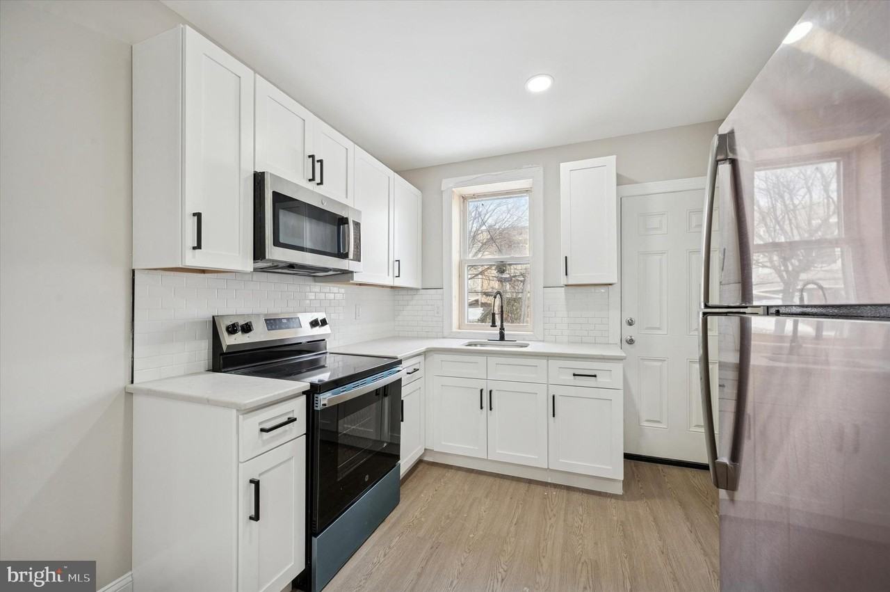 2165 Conlyn St - Photo 7 of 19