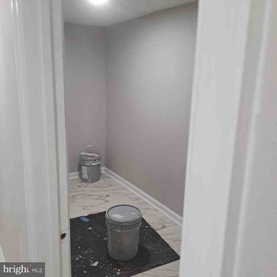 566 Sentner St Unit B #B - Photo 5 of 8