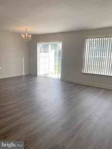 35 Locust Run Dr - Photo 3 of 13